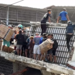 Saqueos en comercios de La Guaira, una de las zonas más afectadas tras los terremotos en Venezuela