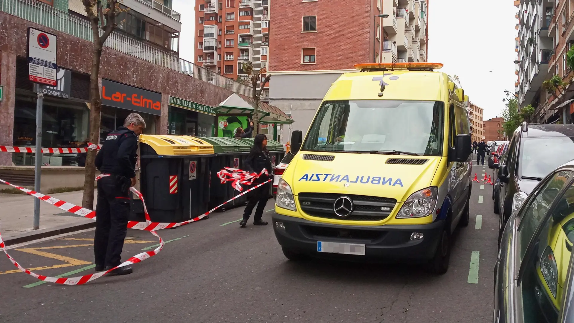 Seis menores hospitalizados por un golpe de calor al averiarse el autobús en el que viajaban en Álava Seis menores hospitalizados por un golpe de calor al averiarse el autobús en el que viajaban en Álava