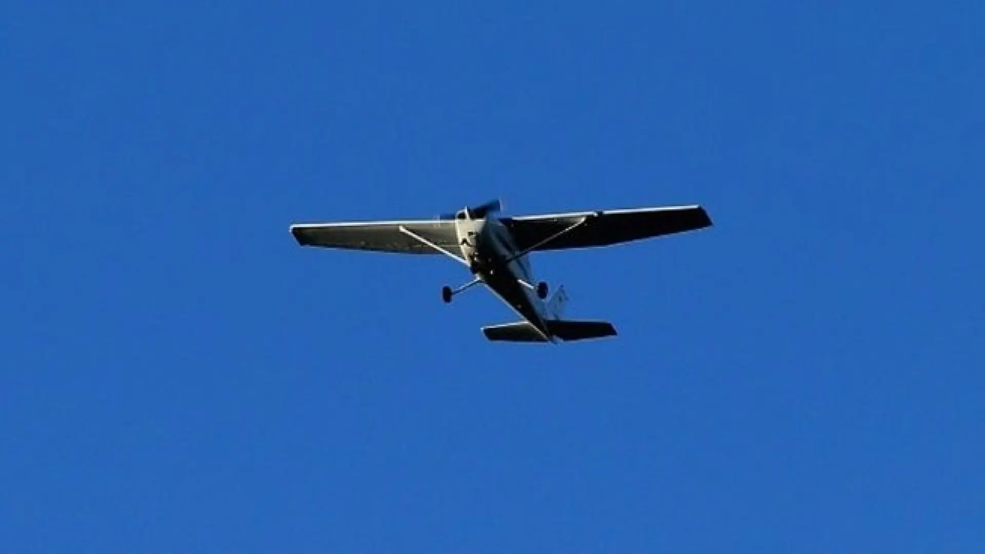 Tres muertos al estrellarse una avioneta en una zona residencial cerca de Washington Tres muertos al estrellarse una avioneta en una zona residencial cerca de Washington