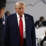 Trump asegura que rubricó el acuerdo con Irán