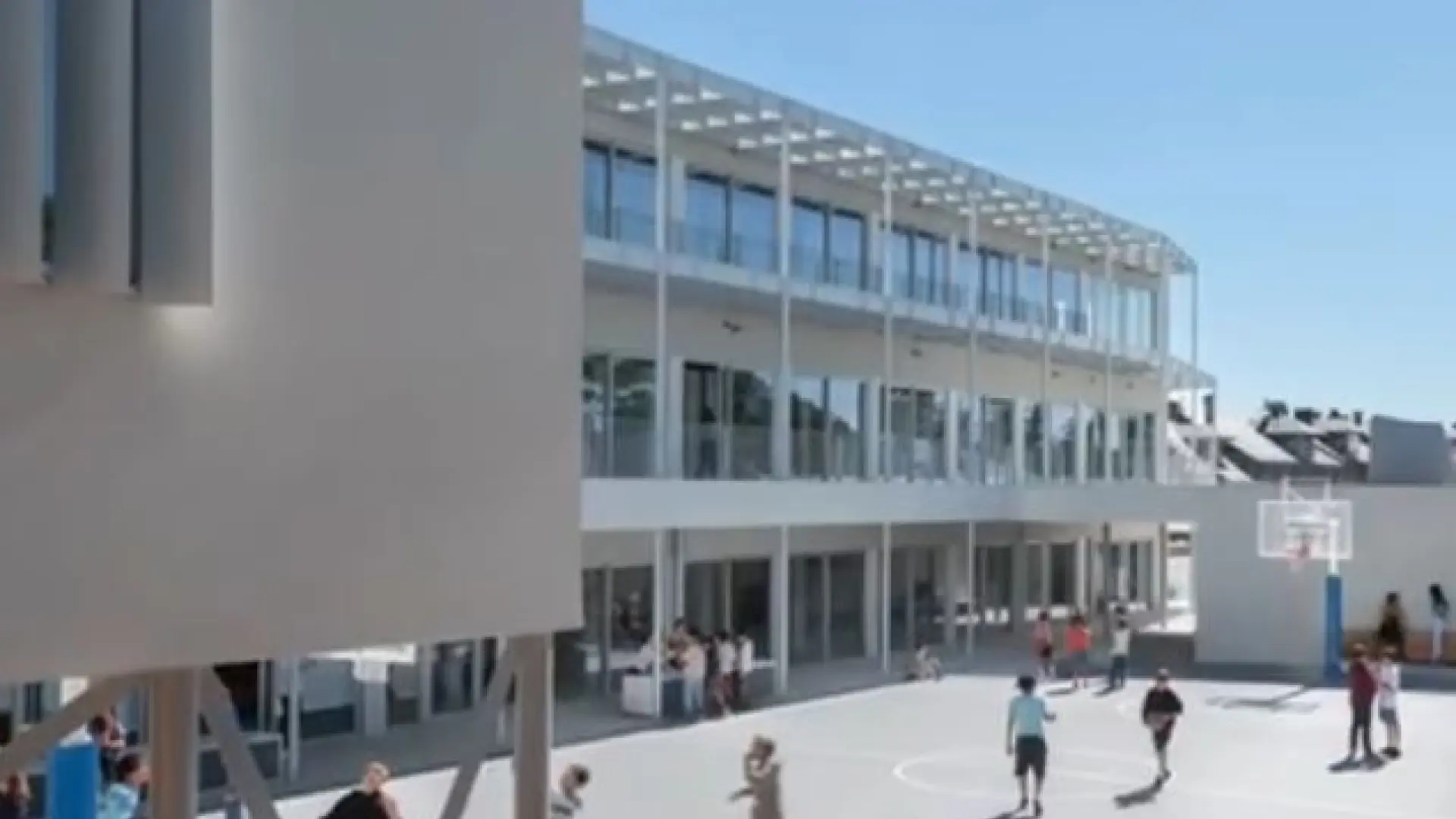 Un brote de salmonelosis afecta a 90 alumnos y docentes de un colegio privado de Madrid Un brote de salmonelosis afecta a 90 alumnos y docentes de un colegio privado de Madrid