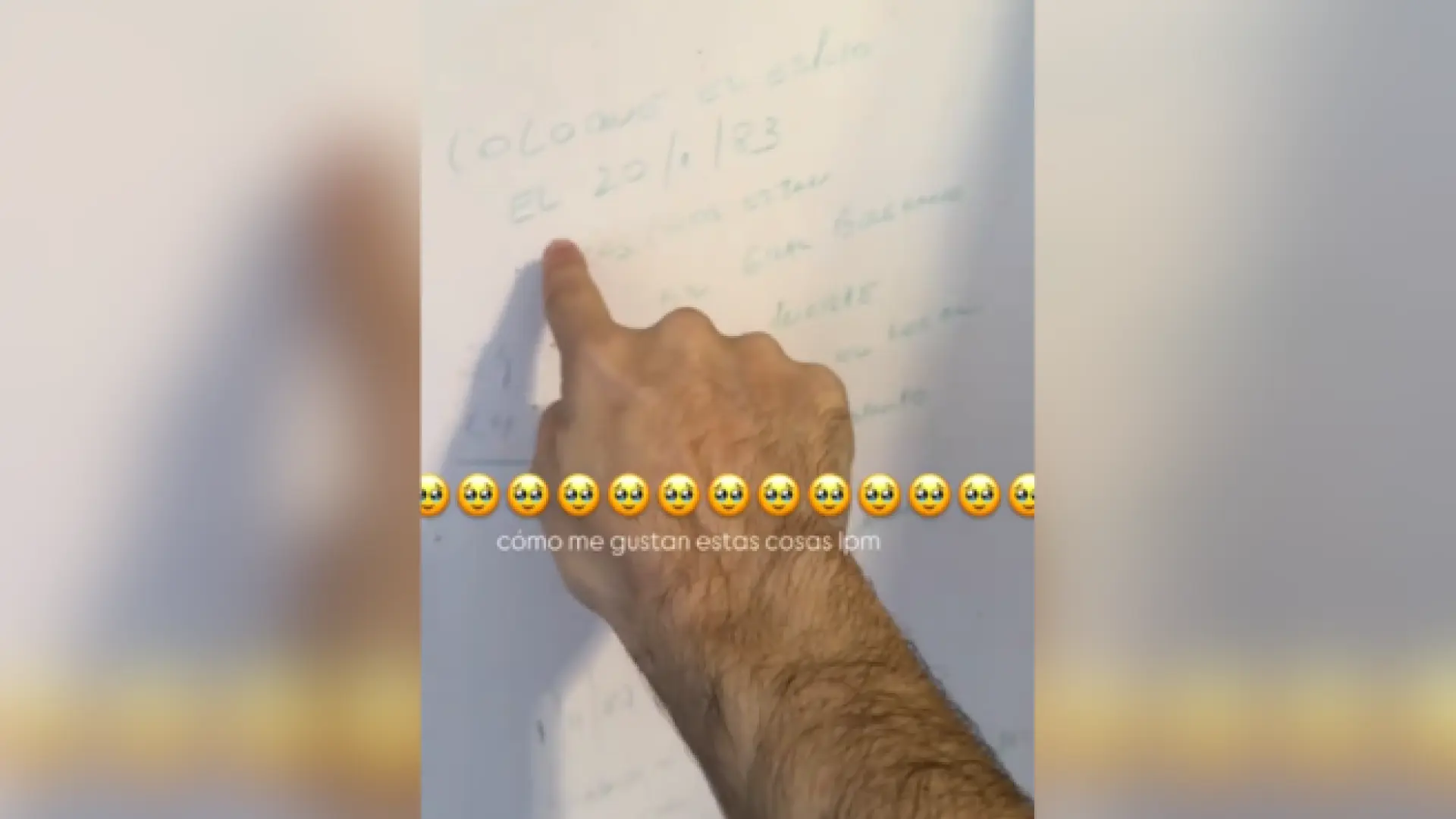 Un joven retira un espejo para remodelar la casa de sus abuelos y descubre varios mensajes familiares: «Voy a llorar» Un joven retira un espejo para remodelar la casa de sus abuelos y descubre varios mensajes familiares: «Voy a llorar»