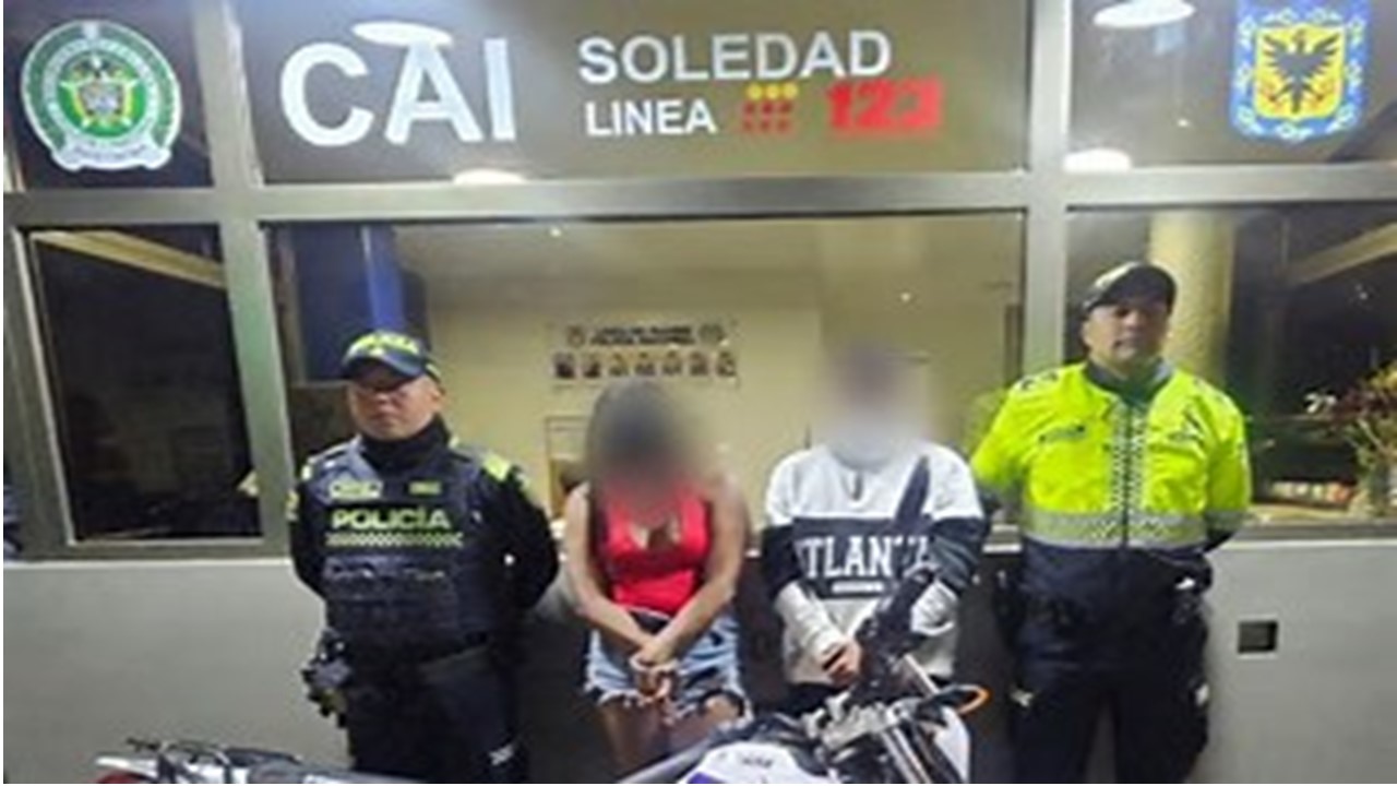 Capturan en Bogotá a una pareja señalada de cometer robos a mano armada Capturan en Bogotá a una pareja señalada de cometer robos a mano armada