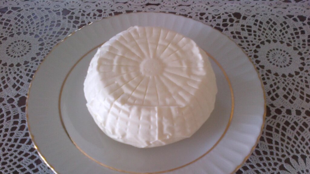 Consumo alerta de la presencia de listeria en queso fresco de vaca de cinco marcas