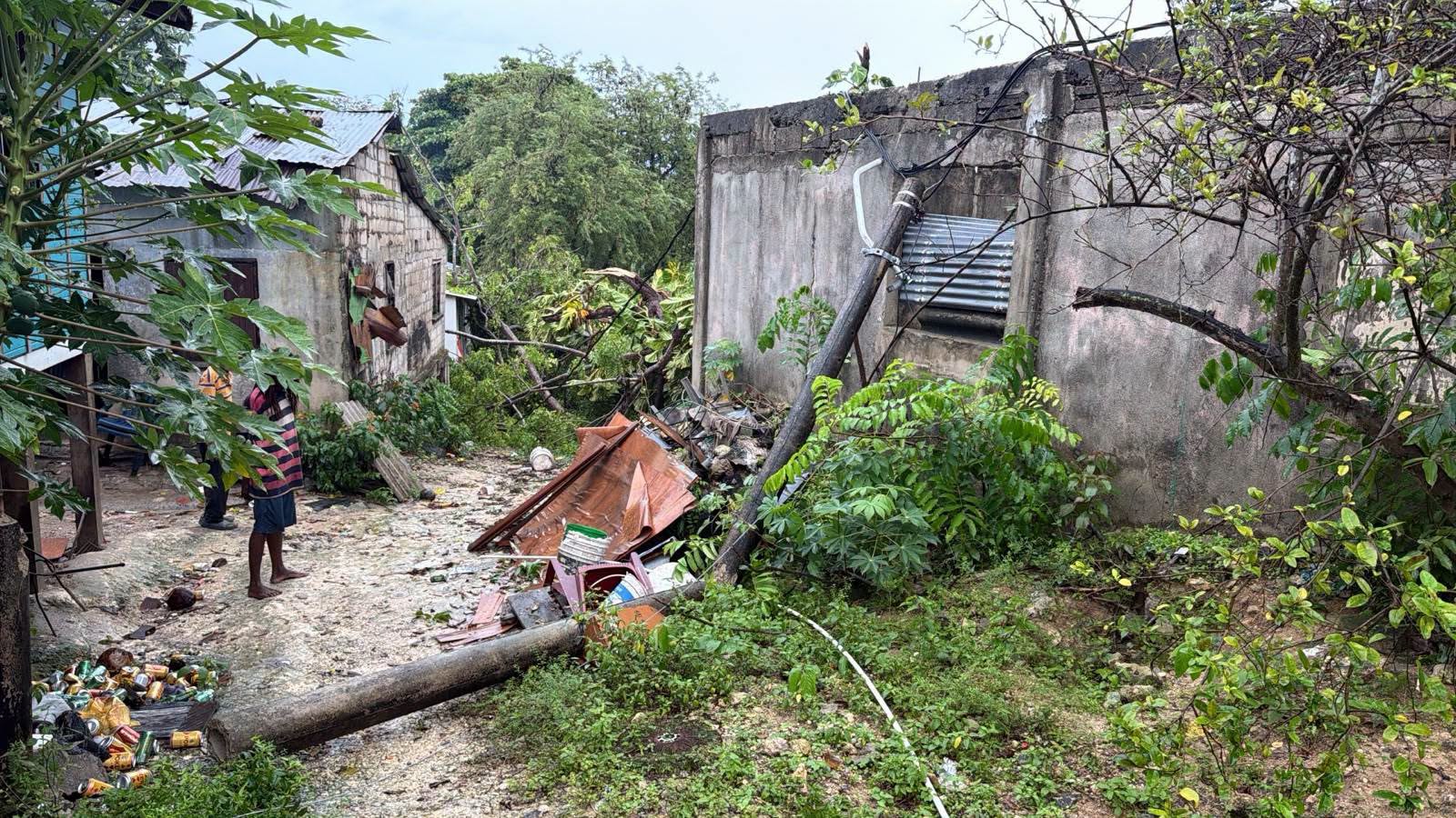 Bomberos atienden emergencias por fuertes lluvias y vientos en San Andrés durante el puente festivo Bomberos atienden emergencias por fuertes lluvias y vientos en San Andrés durante el puente festivo