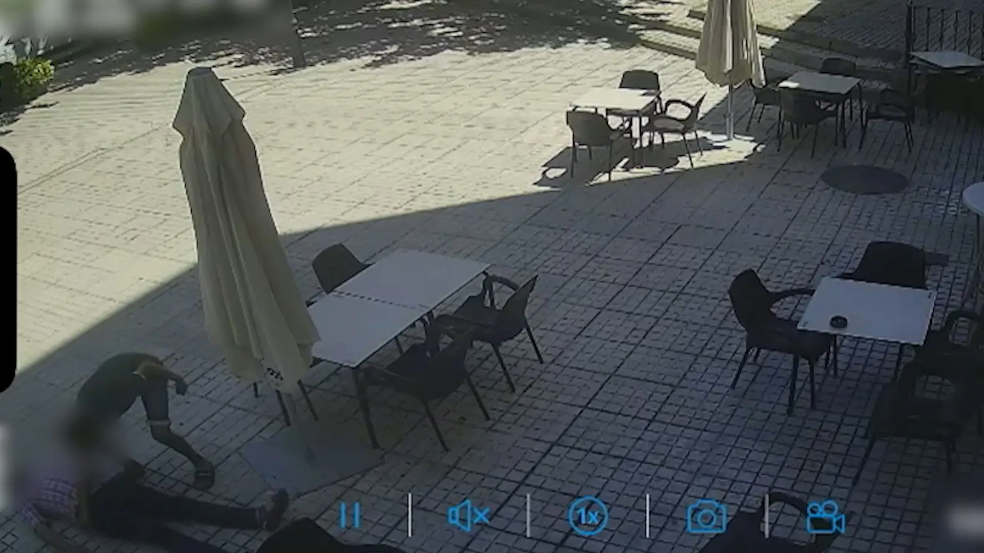 Detenido un hombre en Mora por agredir gravemente a su padre, de 70 años, en la terraza de un bar Detenido un hombre en Mora por agredir gravemente a su padre, de 70 años, en la terraza de un bar