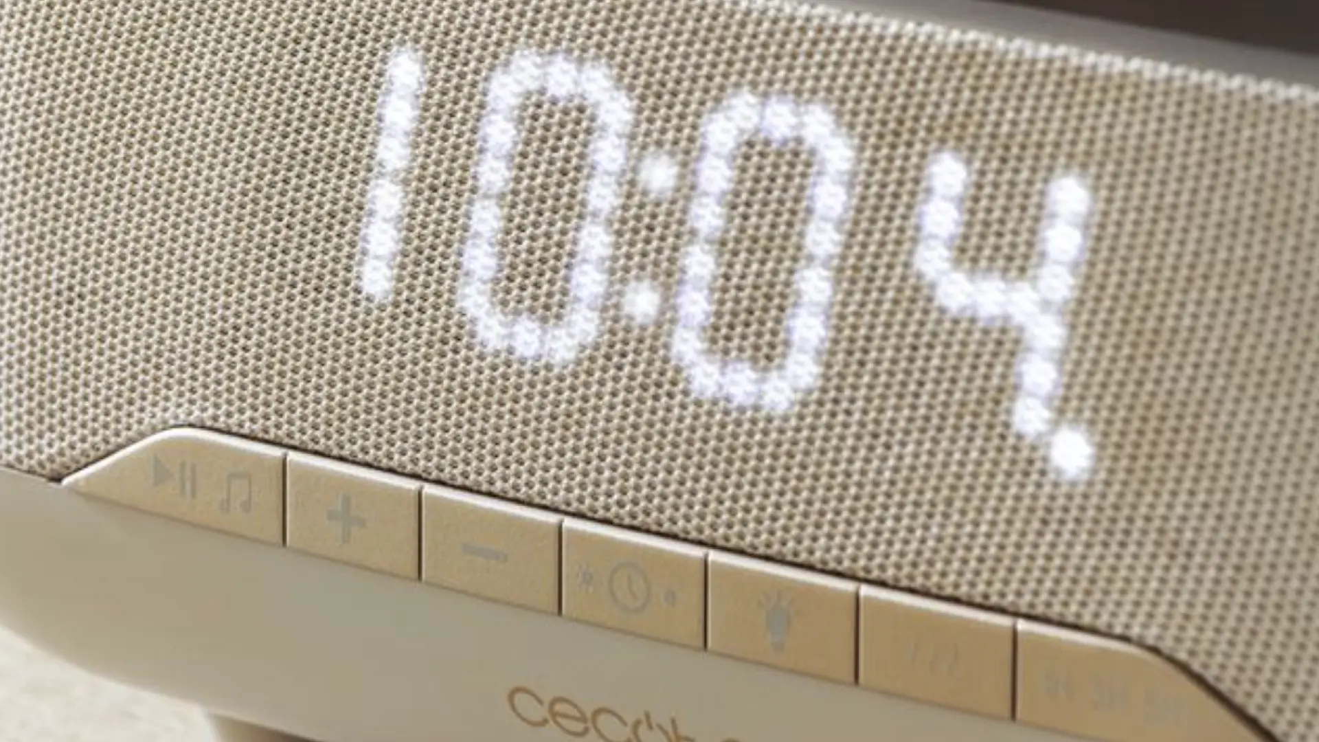 Jubila tu despertador y tu altavoz: el ingenioso humidificador 'todo en uno' limpiará tu mesita de noche Jubila tu despertador y tu altavoz: el ingenioso humidificador 'todo en uno' limpiará tu mesita de noche