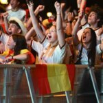 La Plaza Colón explota de emoción tras un nuevo gol épico de Mikel Merino a Bélgica para acceder a semifinales del Mundial