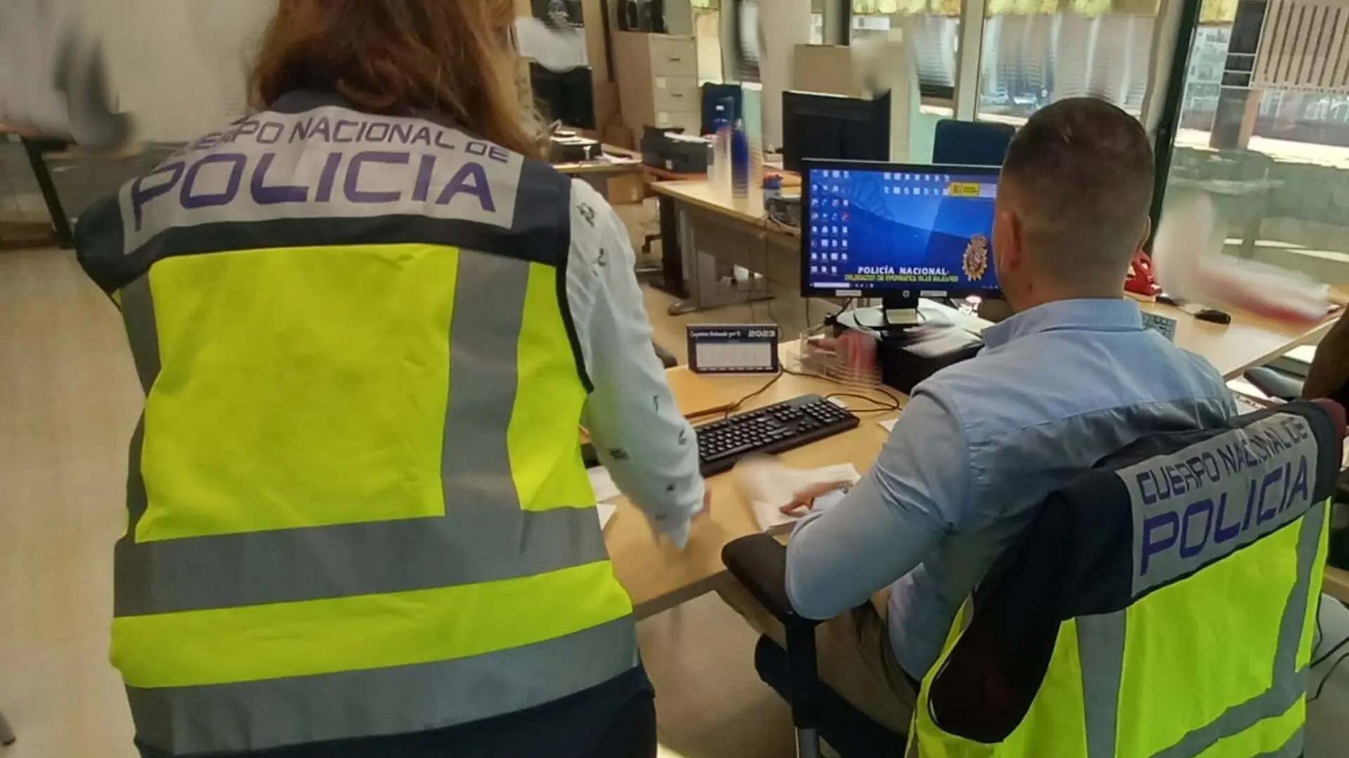 La Policía Nacional bloquea 240.000 euros de una cuenta de Croacia procedentes de una estafa bancaria a un matrimonio de Menorca La Policía Nacional bloquea 240.000 euros de una cuenta de Croacia procedentes de una estafa bancaria a un matrimonio de Menorca