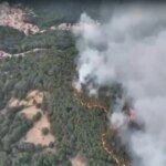 Las impactantes imágenes aéreas de los incendios de Ávila y Madrid cercando Sotillo de la Adrada