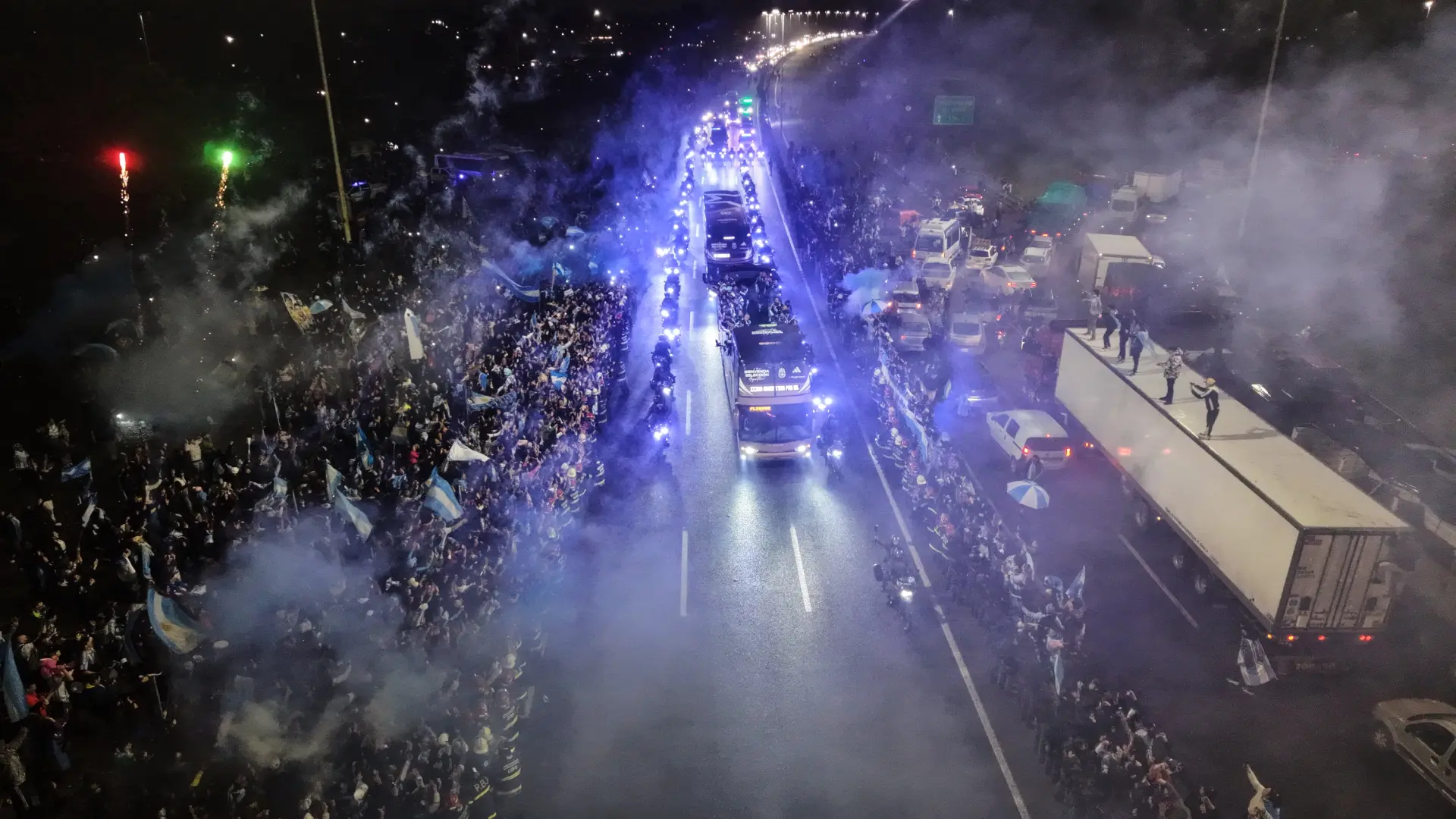 Los jugadores de la selección argentina regresan a su país tras la final ante España Los jugadores de la selección argentina regresan a su país tras la final ante España