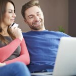 Los meses en los que te sale más barato comprar un televisor, una consola o un mueble de exterior Los meses en los que te sale más barato comprar un televisor, una consola o un mueble de exterior