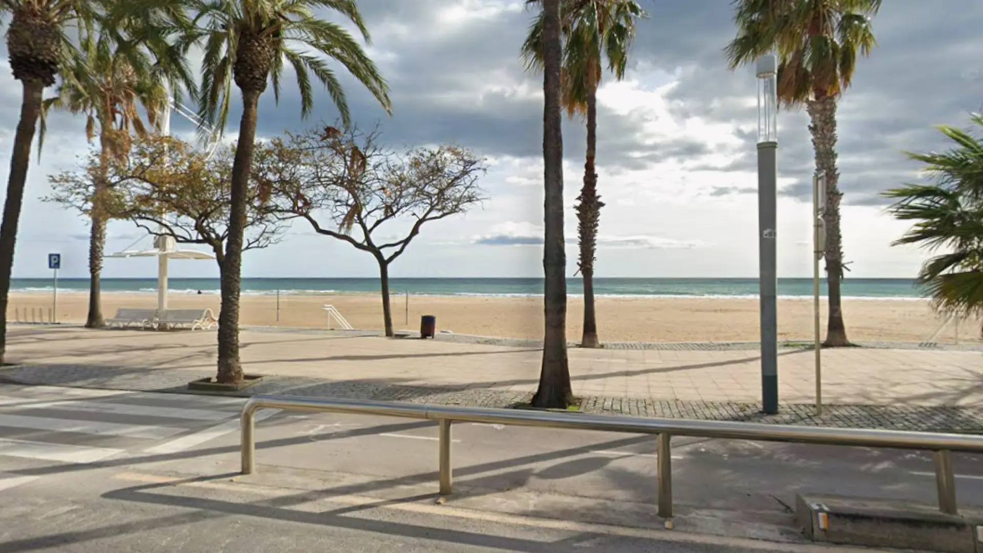 Muere un hombre de 47 años tras sufrir un ahogamiento en la playa Prat d’En Forés-Regueral
