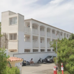 Muere un hombre tras ahogarse en la piscina de un hotel en Ibiza