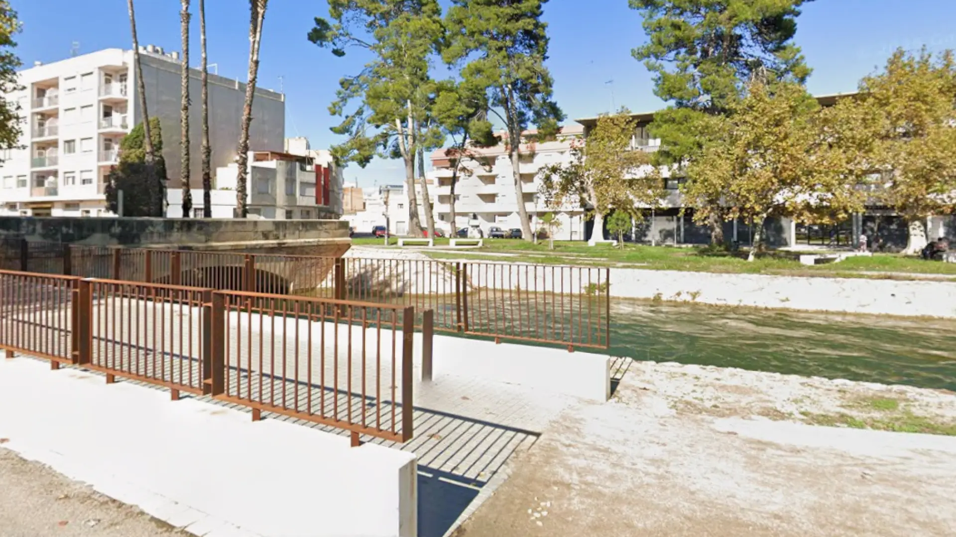 Muere un joven de 21 años ahogado en un canal de Amposta