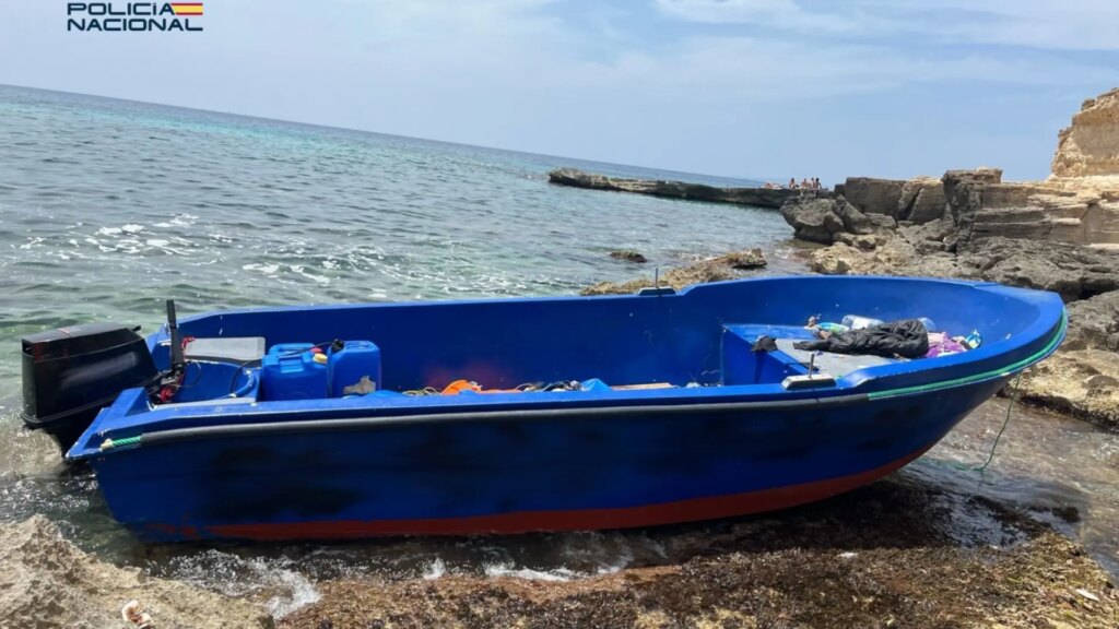 Mueren tres migrantes en una patera que se dirigía a Mallorca con 23 personas a bordo