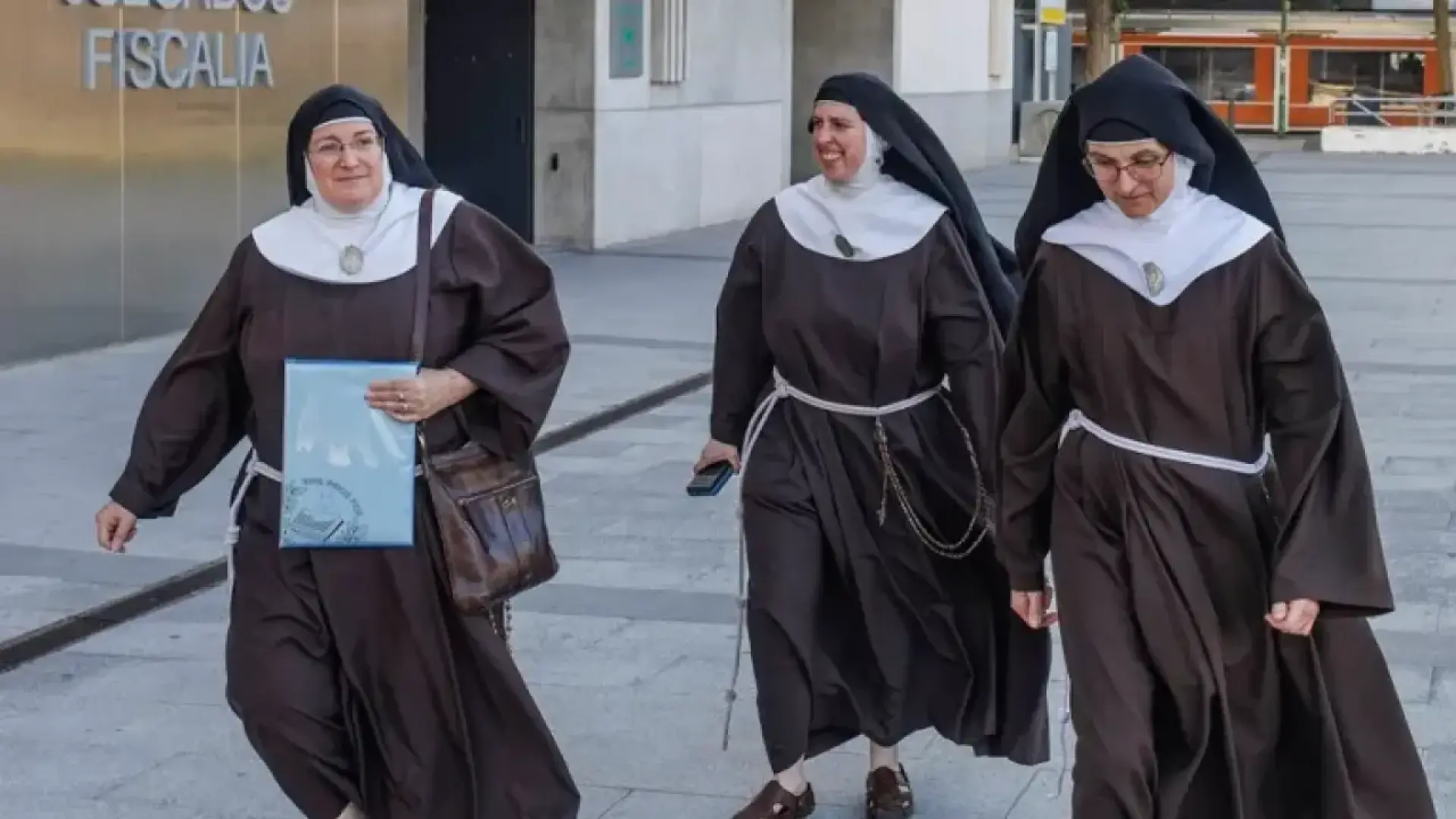Piden 12 años de cárcel para 7 exmonjas de Belorado por «trato denigrante, coacciones y abandono» a cinco religiosas mayores Piden 12 años de cárcel para 7 exmonjas de Belorado por «trato denigrante, coacciones y abandono» a cinco religiosas mayores