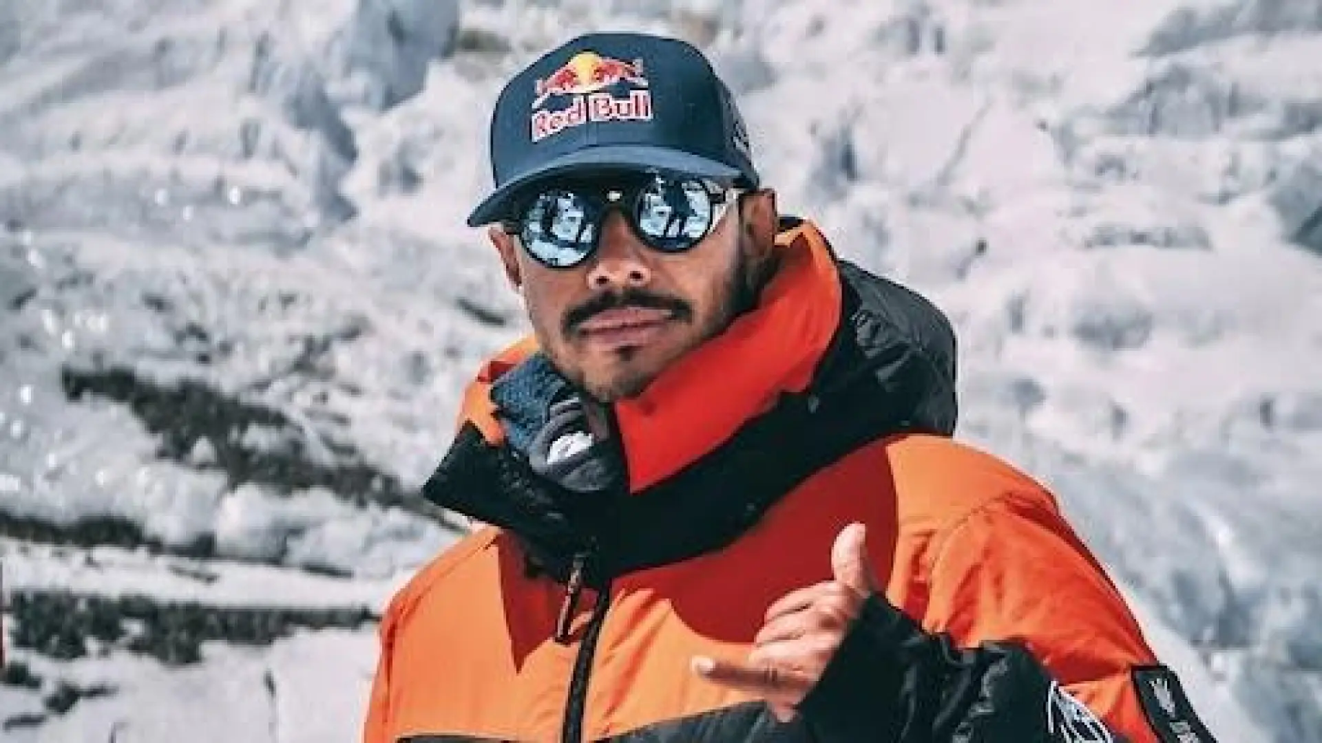 Quién es Nirmal Purja, leyenda del alpinismo desaparecida tras la avalancha en uno de los picos más altos del mundo Quién es Nirmal Purja, leyenda del alpinismo desaparecida tras la avalancha en uno de los picos más altos del mundo