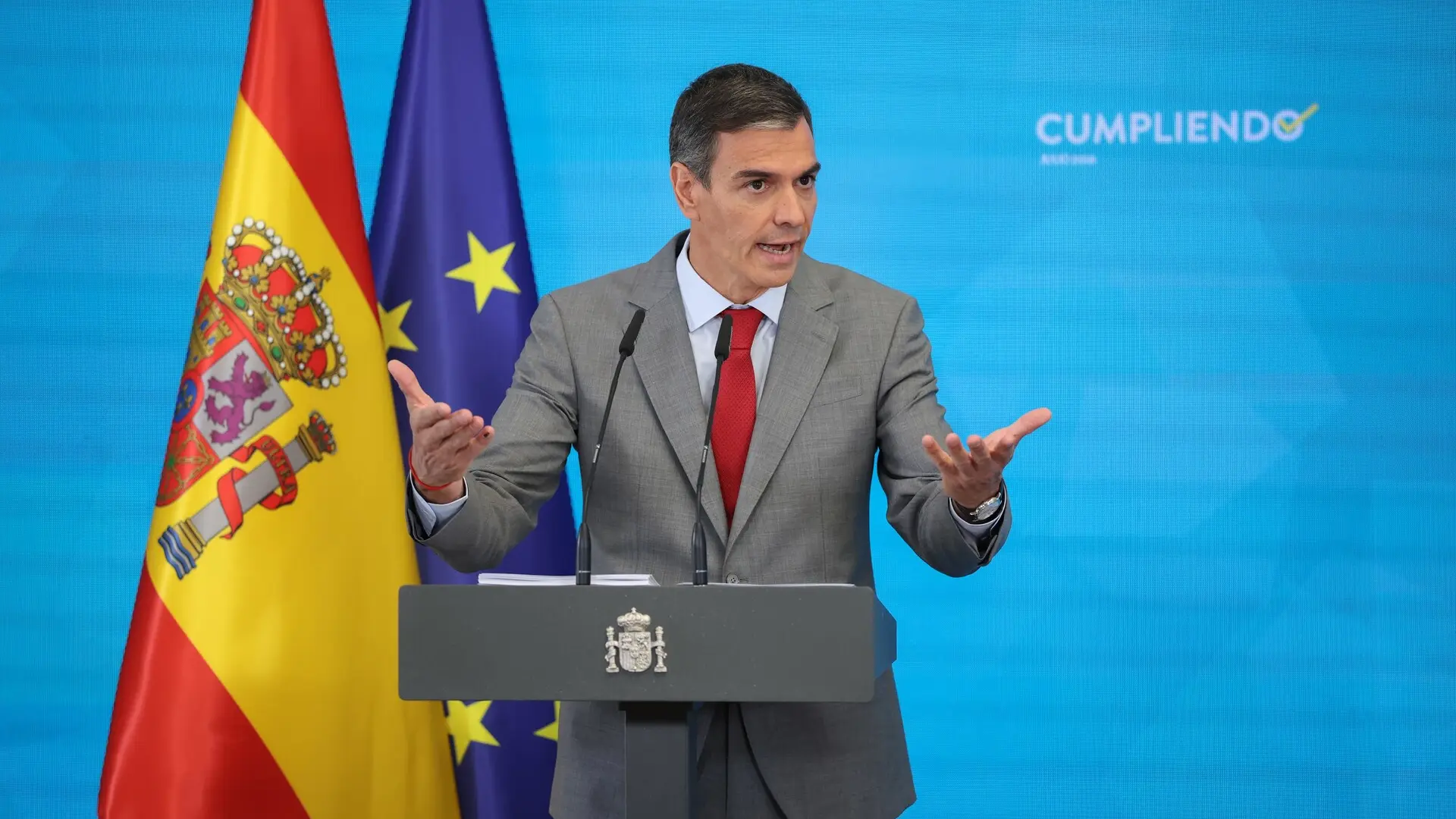 Sánchez mantiene su respaldo a Zapatero y atribuye «intencionalidad política» a las causas de su mujer y su hermano Sánchez mantiene su respaldo a Zapatero y atribuye «intencionalidad política» a las causas de su mujer y su hermano