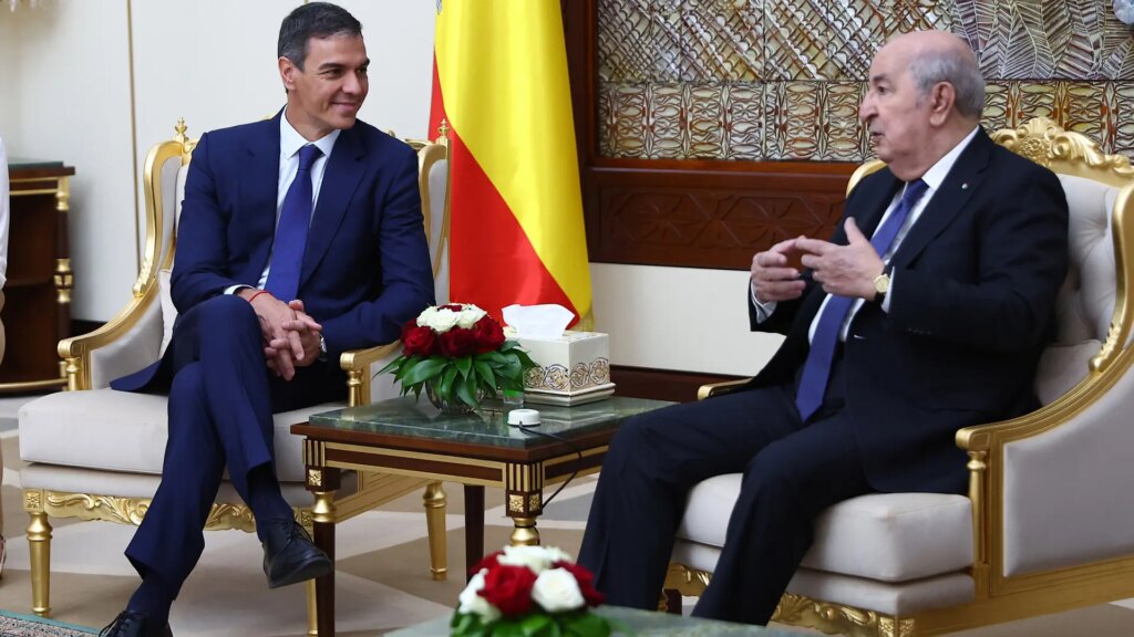 Sánchez sella la reconciliación con Argelia con un acuerdo «político» para aumentar el suministro de gas y una cumbre en octubre Sánchez sella la reconciliación con Argelia con un acuerdo «político» para aumentar el suministro de gas y una cumbre en octubre