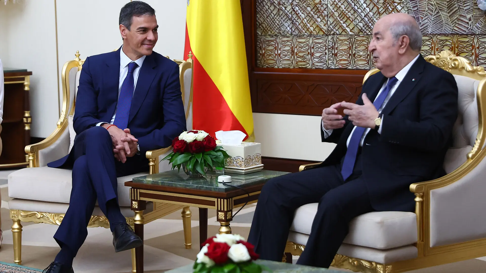 Sánchez sella la reconciliación con Argelia con un acuerdo «político» para aumentar el suministro de gas y una cumbre en octubre Sánchez sella la reconciliación con Argelia con un acuerdo «político» para aumentar el suministro de gas y una cumbre en octubre