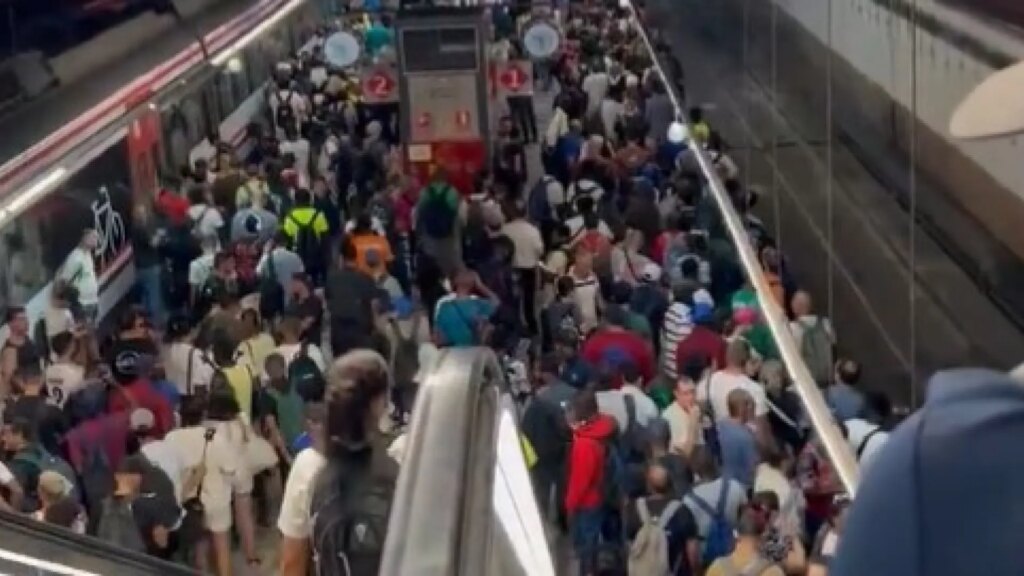 Tres líneas de Cercanías Madrid sufren cortes, retrasos y desvíos por varias averías: «Auténtica vergüenza»