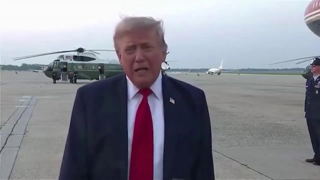 Trump impone aranceles del 50 % a la mayoría de las importaciones de Canadá tras culpar al país del humo de los incendios