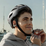 el nuevo casco de Cecotec tiene intermitentes y luz trasera el nuevo casco de Cecotec tiene intermitentes y luz trasera