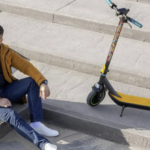 el patinete de Cecotec une tecnología y solidaridad con los afectados por la DANA