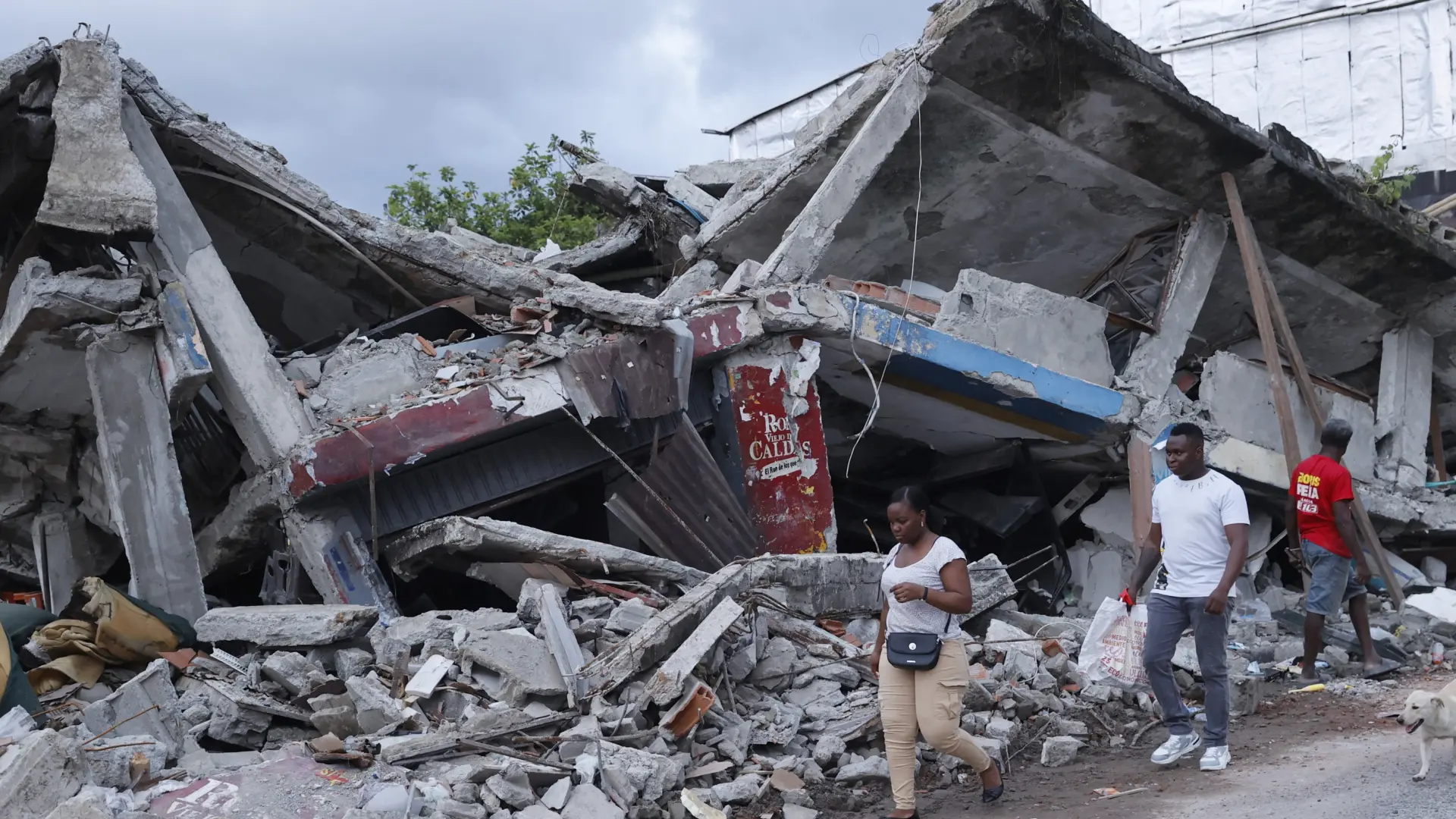 Colombia eleva a 314 los muertos y a 262 los desaparecidos diez días después del terremoto de magnitud 7,4