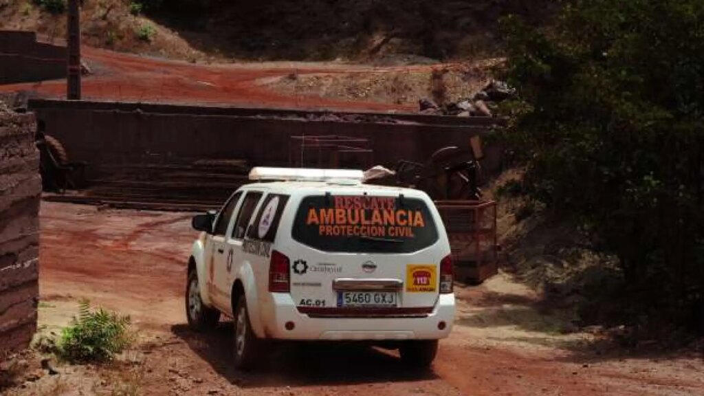 Dos trabajadores quedan atrapados tras derrumbarse un edificio en obras en Sariñena