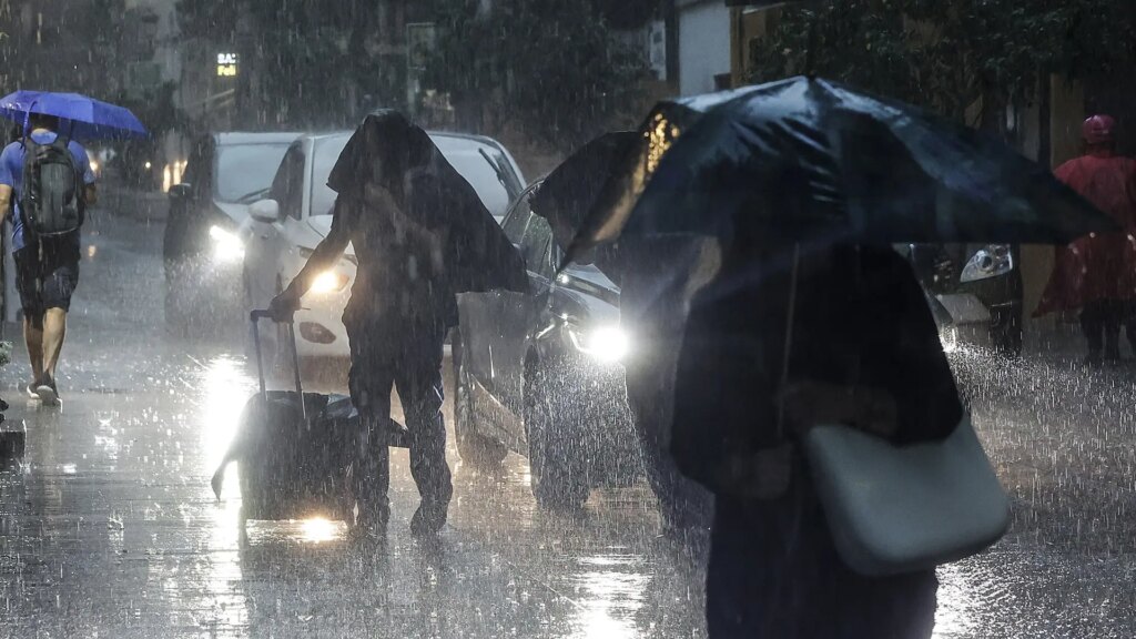 Emergencias activa la alerta naranja por tormentas y lluvias este lunes en Castellón y Valencia
