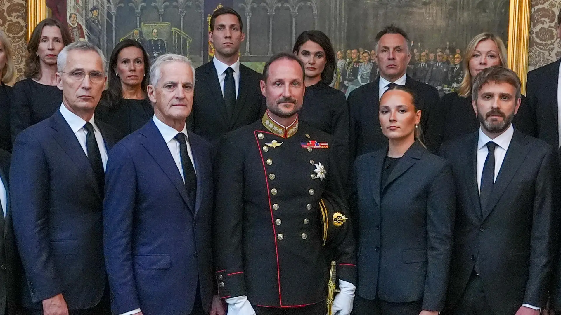 Haakon VIII asume el trono y mantiene el lema «Todo por Noruega» tras la muerte de Harald V Haakon VIII asume el trono y mantiene el lema «Todo por Noruega» tras la muerte de Harald V