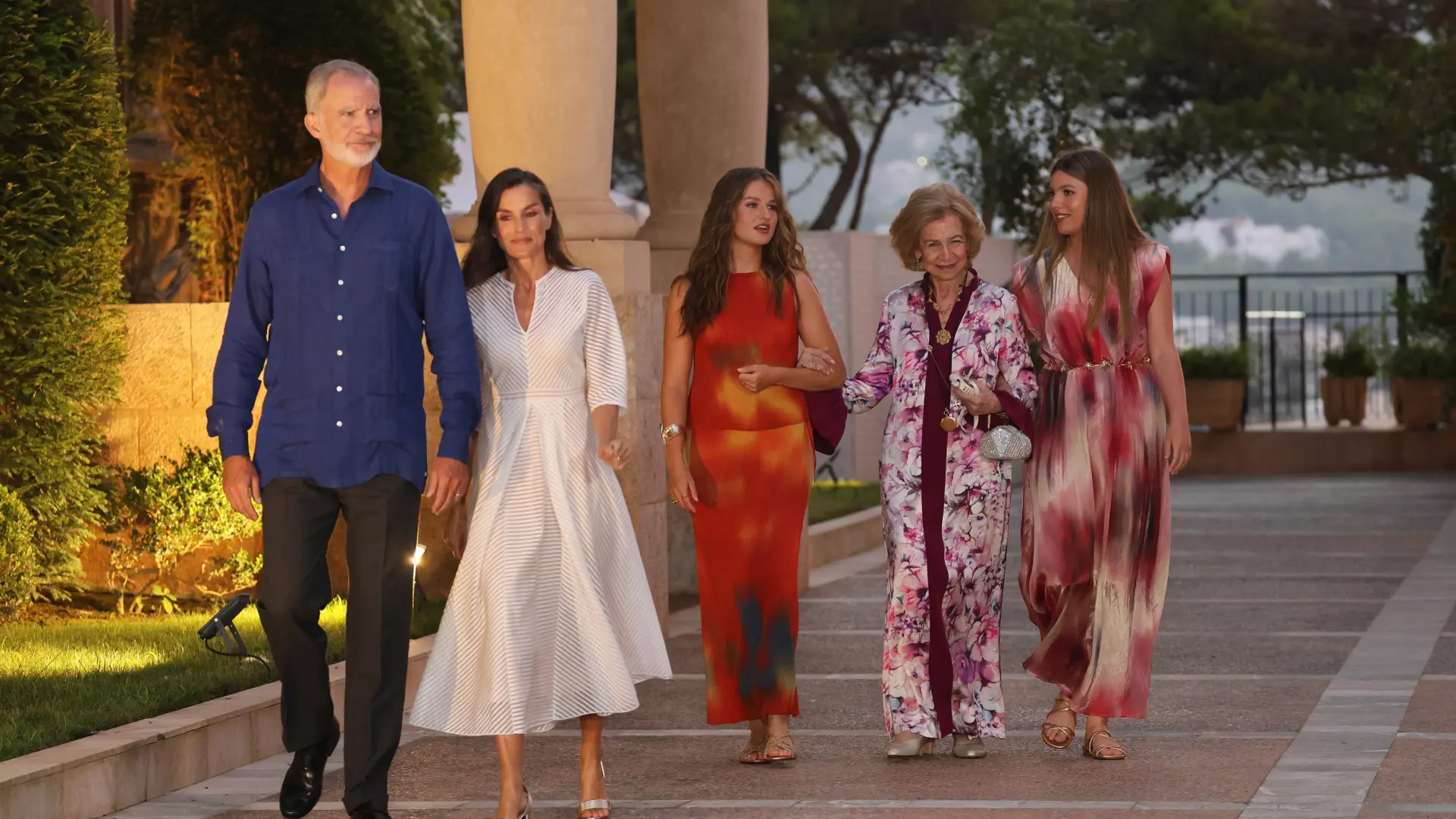 La Familia Real ofrece la tradicional recepción a autoridades y representantes de la sociedad balear en el Palacio de Marivent