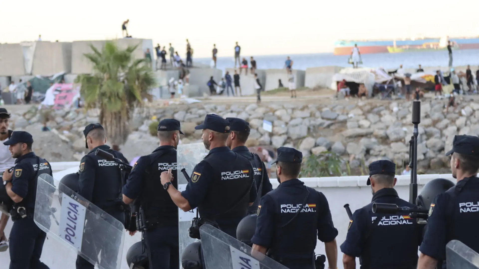 La UE trabaja ya en ofrecer a España el refuerzo de Frontex y Europol ante la todavía «compleja» situación de Ceuta La UE trabaja ya en ofrecer a España el refuerzo de Frontex y Europol ante la todavía «compleja» situación de Ceuta