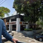 La casa de infancia de Jaime Giliinski en Cali es ahora uno de los locales de la cadena de hamburguesas El Corral La casa de infancia de Jaime Giliinski en Cali es ahora uno de los locales de la cadena de hamburguesas El Corral