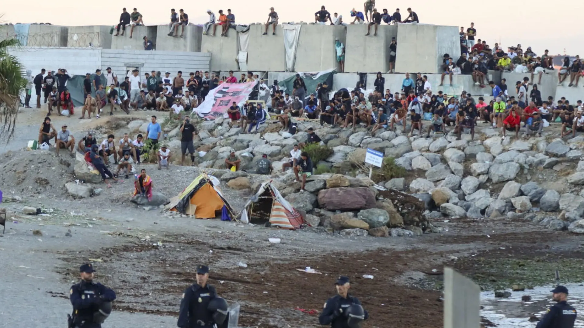 «La voluntad es recuperar cuanto antes la normalidad en Ceuta, los ciudadanos lo merecen»