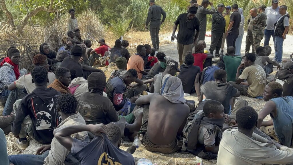 Las autoridades marroquíes piden a TVE y EFE que abandonen Castillejos antes de impedir la entrada de migrantes a Ceuta Las autoridades marroquíes piden a TVE y EFE que abandonen Castillejos antes de impedir la entrada de migrantes a Ceuta