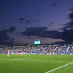 Los aficionados del Rayo claman contra su directiva en su debut liguero desde el ‘exilio’ de Leganés: «Presa, vete ya» Los aficionados del Rayo claman contra su directiva en su debut liguero desde el ‘exilio’ de Leganés: «Presa, vete ya»