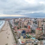 Muere un joven tras ser agredido por otro en la Playa de San Juan