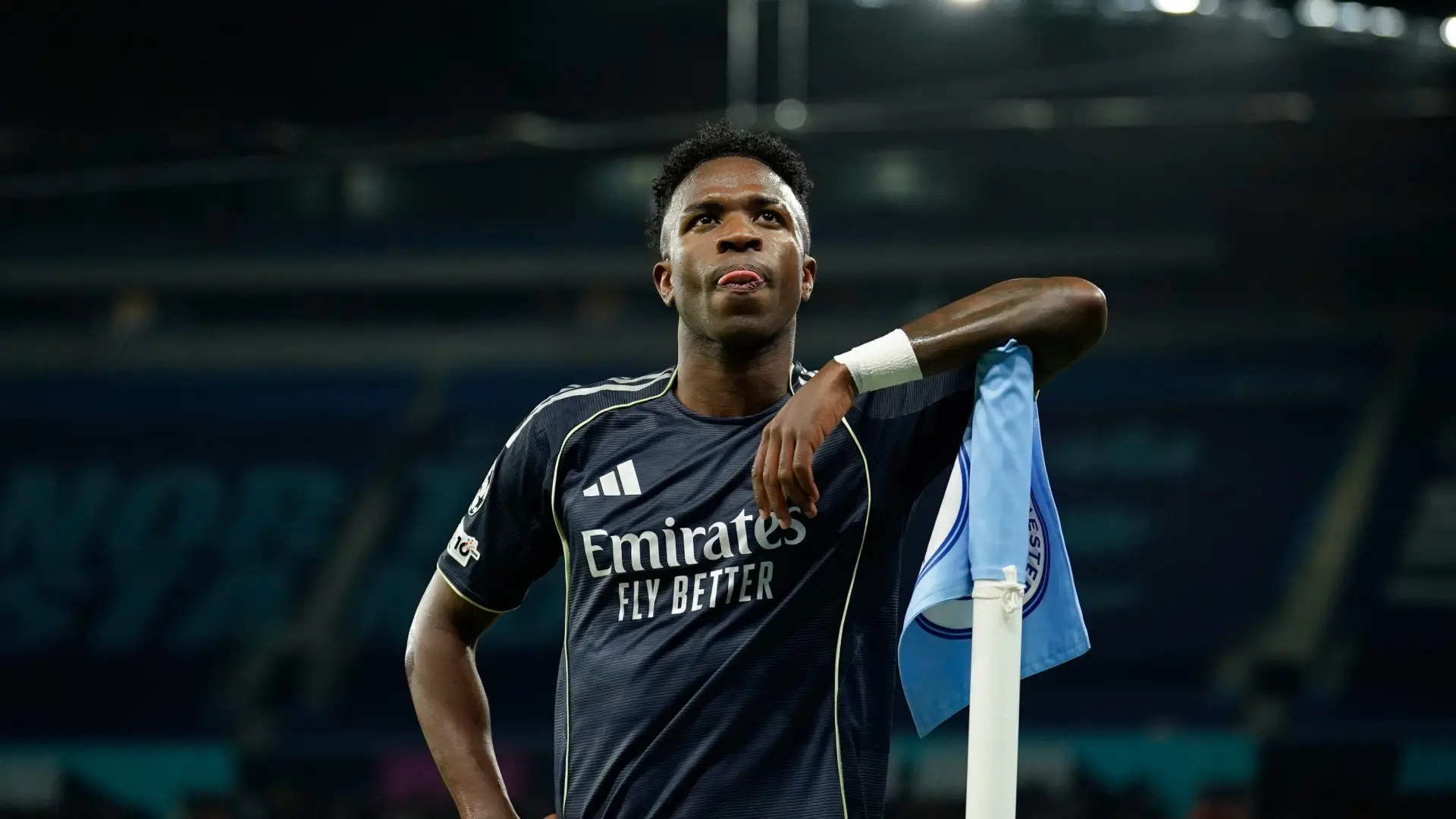 «Ocho años en el Bernabéu son muy cortos… seis años más y para siempre» «Ocho años en el Bernabéu son muy cortos… seis años más y para siempre»