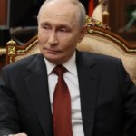 Putin dice estar abierto al diálogo para acabar la guerra, pero rechaza las propuestas: «Son exóticas e inaceptables» Putin dice estar abierto al diálogo para acabar la guerra, pero rechaza las propuestas: «Son exóticas e inaceptables»