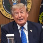 Trump tacha ahora a Irán de «hipócrita» y amaga con mantener un bloqueo naval sobre el régimen «hasta un acuerdo o la rendición»