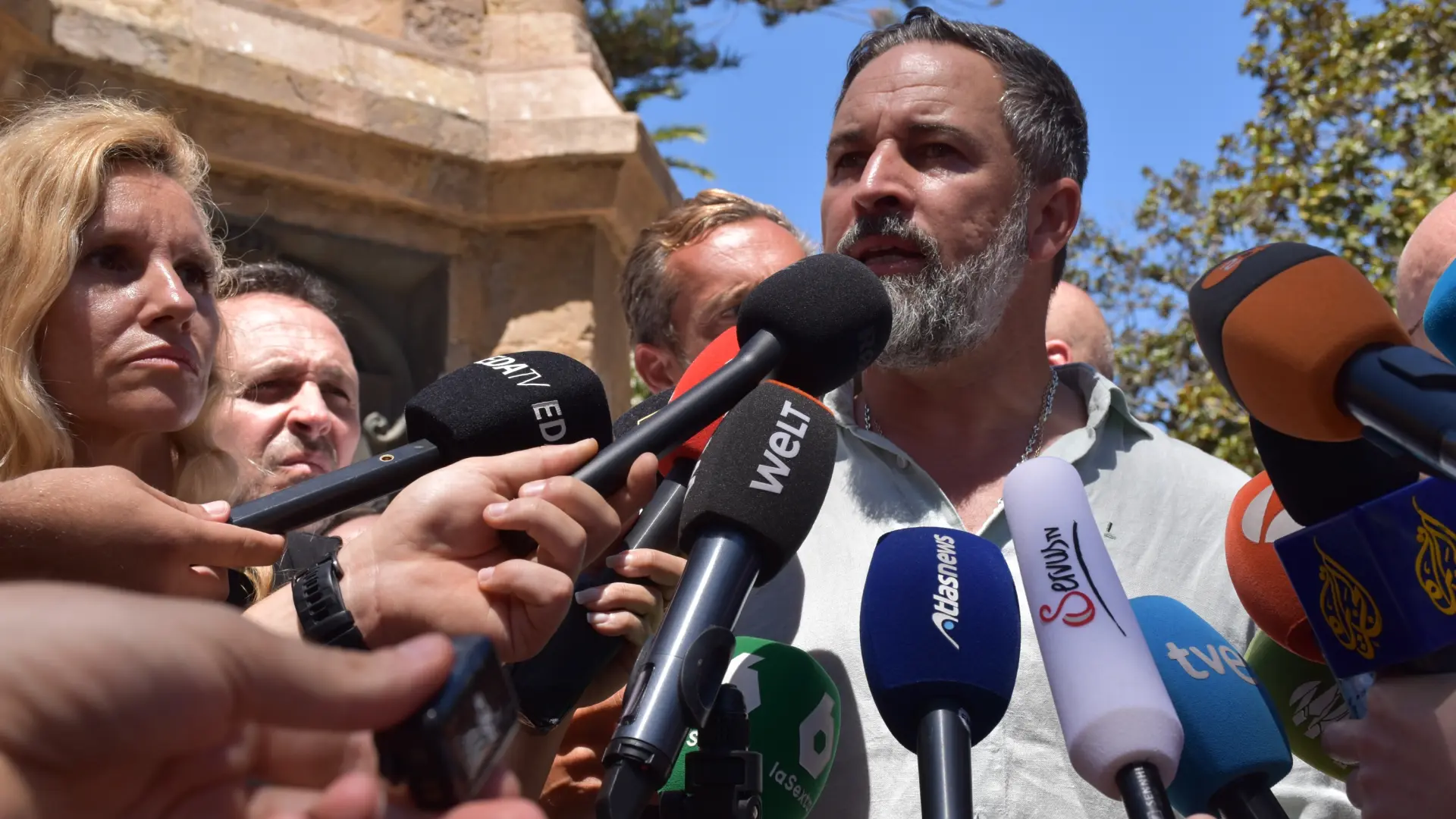 Vox pide activar el artículo 102 para investigar a Sánchez por «traición» tras la crisis migratoria de Ceuta Vox pide activar el artículo 102 para investigar a Sánchez por «traición» tras la crisis migratoria de Ceuta