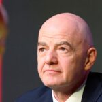 Figo se une a la rebelión contra Infantino y exige su renuncia de la FIFA Figo se une a la rebelión contra Infantino y exige su renuncia de la FIFA