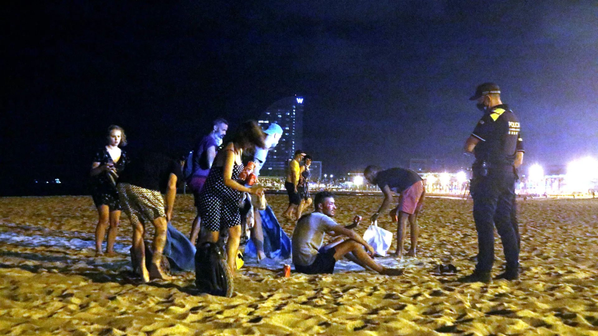 la nueva norma de Barcelona también llega a la playa la nueva norma de Barcelona también llega a la playa