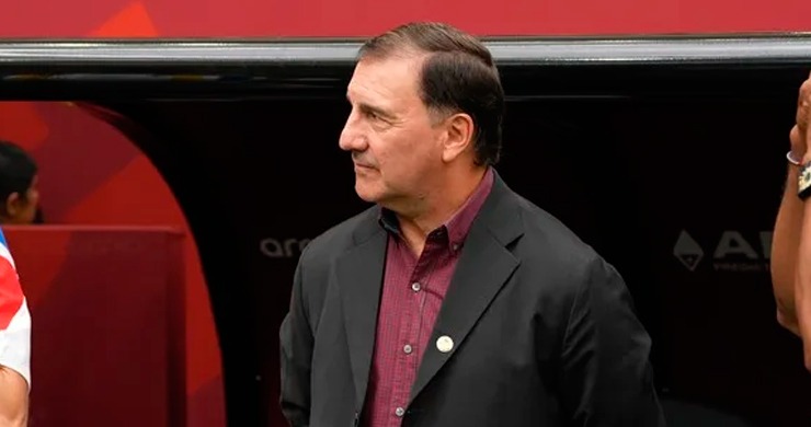 La Federación de Fútbol renueva el contrato como técnico de la selección a Néstor Lorenzo