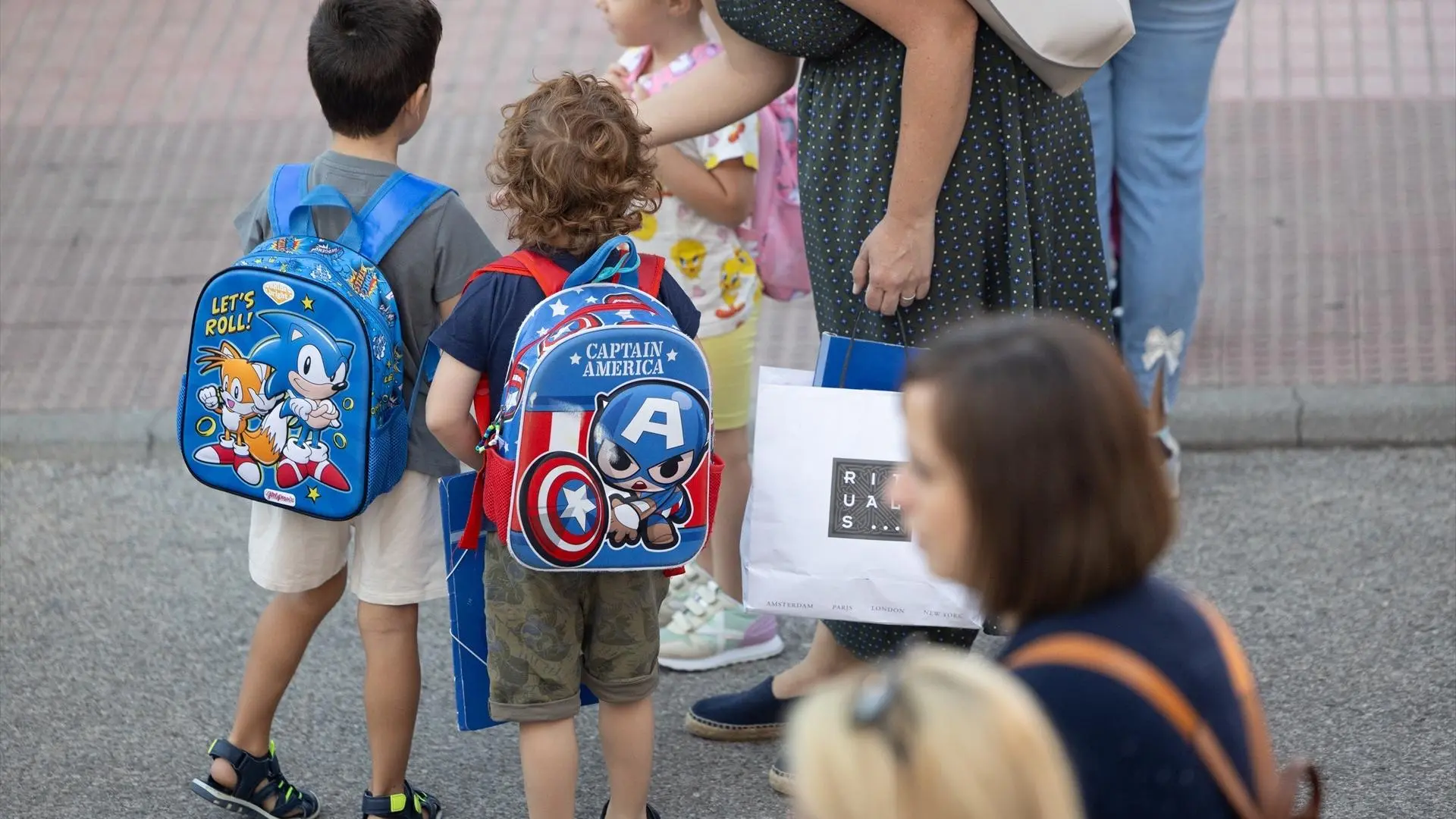 los gastos superan los 500 euros por alumno de media y la mochila es lo que más sube