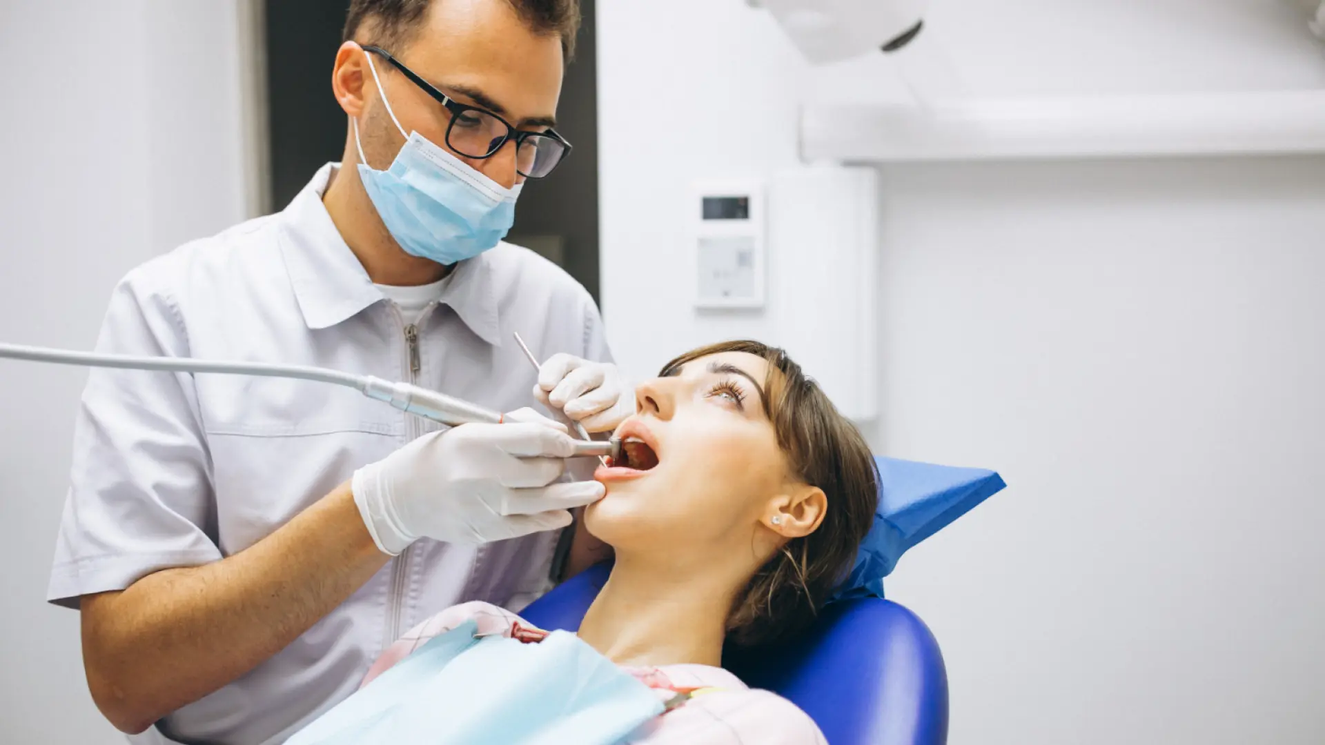 Omega-3 y aspirina, los aliados frente a una enfermedad que amenaza los dientes: la periodontitis Omega-3 y aspirina, los aliados frente a una enfermedad que amenaza los dientes: la periodontitis