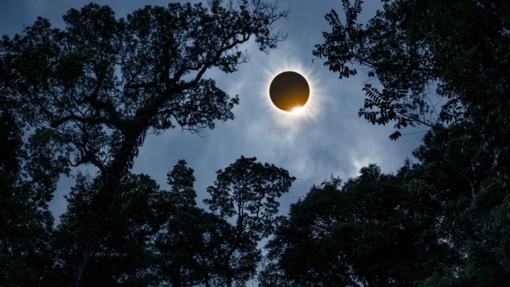 ¿Dónde se verá mejor el eclipse en Galicia? La Xunta estrena una herramienta para saber si el cielo estará despejado en cada municipio ¿Dónde se verá mejor el eclipse en Galicia? La Xunta estrena una herramienta para saber si el cielo estará despejado en cada municipio